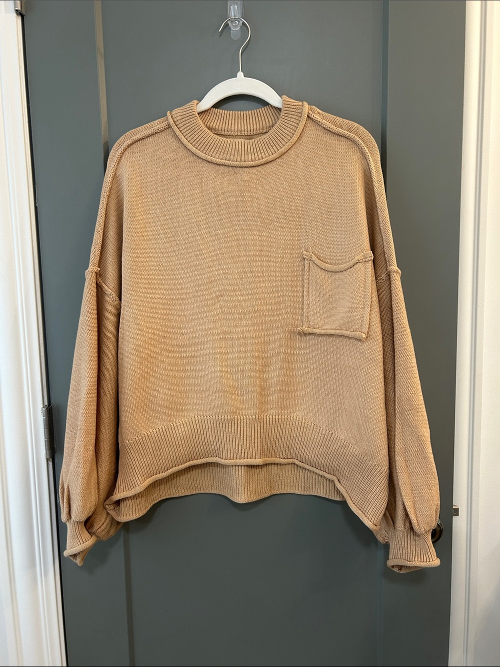 POL Relaxed Crewneck Sweater in Tan size large
